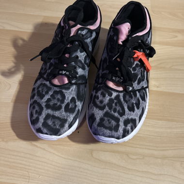 Sneakers motivo leopardato nero/rosa