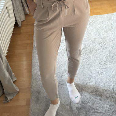 Beige schmale Chinohose