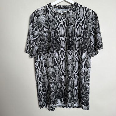 T-shirt NA-KD con stampa serpente