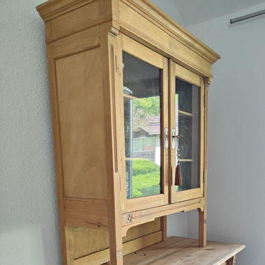 Rustikaler Buffetschrank/Vitrinenschrank
