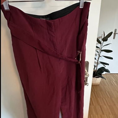 Pantalon en tissu Esprit taille 38 avec ceinture dorée
