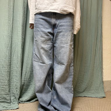 Wide Leg/Baggy Jeans