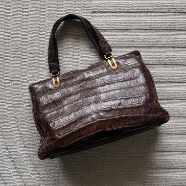 Vintage brown leather handbag with croc effect
