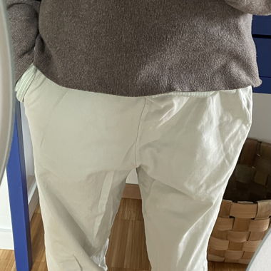 Cream colored sweatpants 