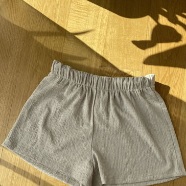 Kurze Stoffhose