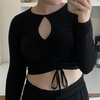 Schwarzes Top