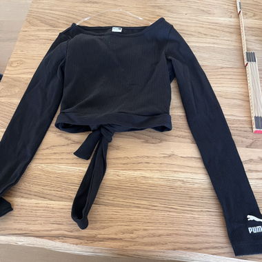 Puma top