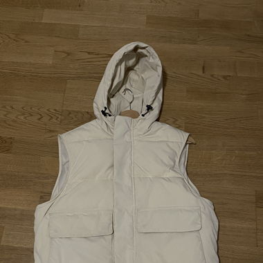 Doudoune sans manche à capuche Zara (crème)