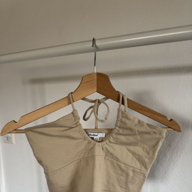 Subdued Top