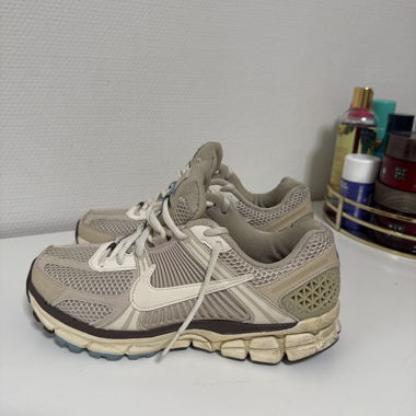 Nike Vomero 5