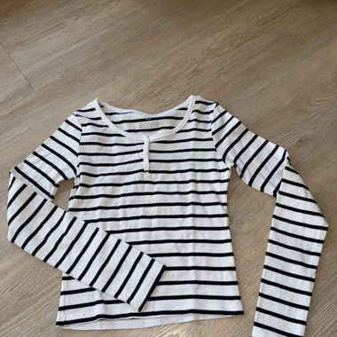 Gestreiftes Langarmshirt