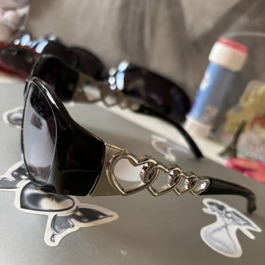 Cute Vintage Sonnenbrille mit Herzchen  