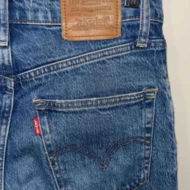 Levi’s Ribcage Straight Ankle Jeans W26