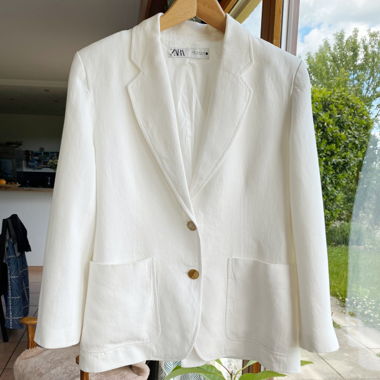Blazer Zara in lino fluido color panna chic