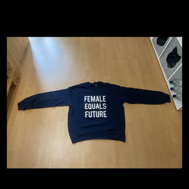H&M Statement "Female Equals Future" Taille M