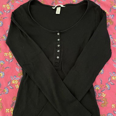 Schwarzes Langarmshirt von H&M