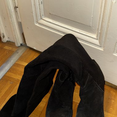 Schöne schwarze Overknee-Stiefel