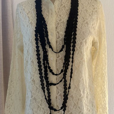 Black Flora lace sautoir necklace, 5 strands
