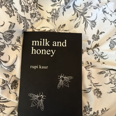 Buch: Milk and Honey