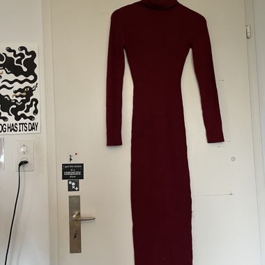 Burgundy Ribbed Turtleneck Dress