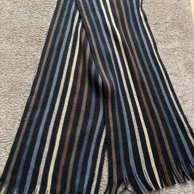 Striped scarf with fringes