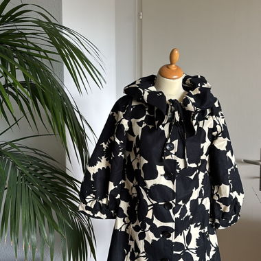 Moschino Mantel