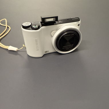 Samsung HD 24 mm Flash Light included 