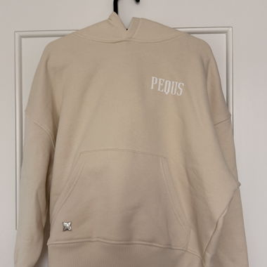 Beiger PEQUS-Hoodie