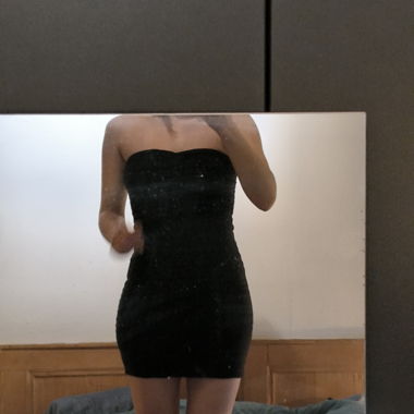 Robe noire moulante