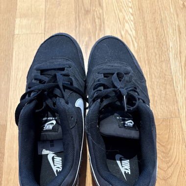 Nike Sneaker