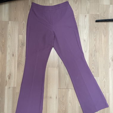 Lila Hose