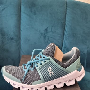On cloud Schuhe Grösse 37.5