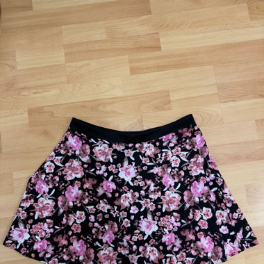 Rock mit Blumenmuster