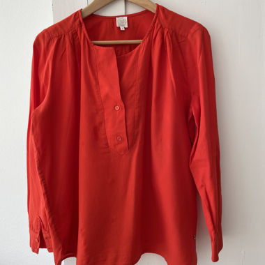 Rot-orange Langarmbluse