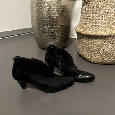 Black heeled ankle boots