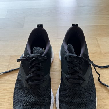 Sehr gute Nike Sneaker