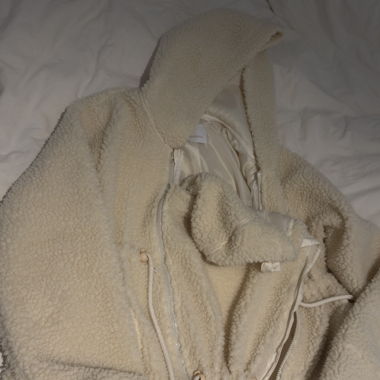 Veste à capuche en sherpa