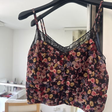 Floral Lace Cami-Crop-Top