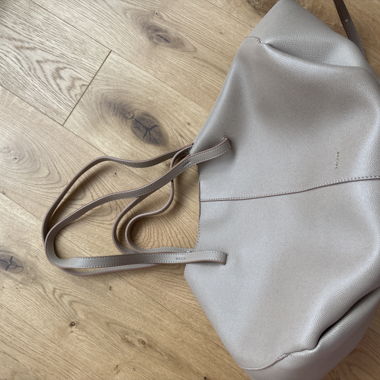 Beiger Shopper mit langen Henkeln