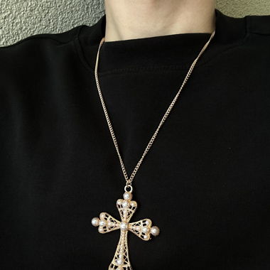 Y2K Pearl Cross Necklace