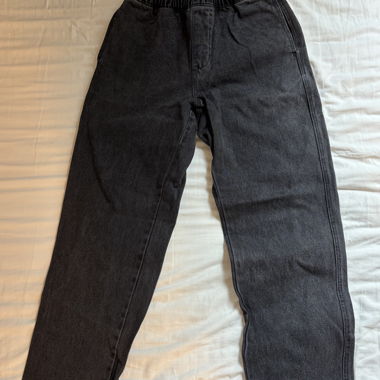 Jeans in denim nero Obey con coulisse – Taglia S