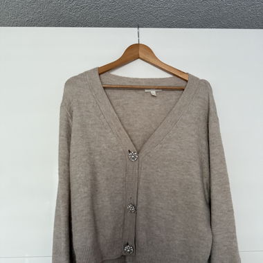 Cardigan mit Strasssteinen