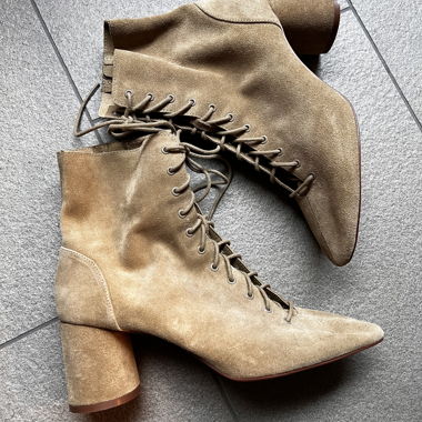 Beige Zara Stiefel Grösse 41