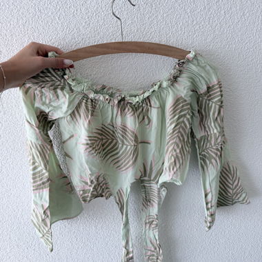Top floreale Miss Selfridge a spalle scoperte