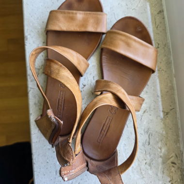Sandali in pelle marrone