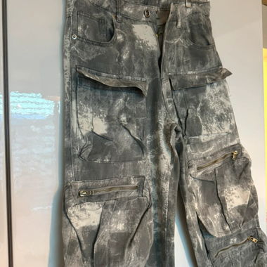 Trousers with pockets