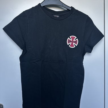 black independent skater tshirt