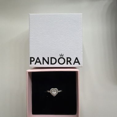Pandora Herzring