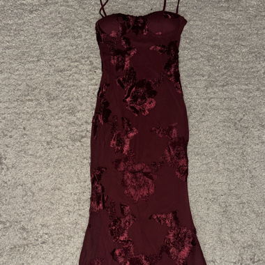rotes Abendkleid / Maxikleid mit Blumenmuster 