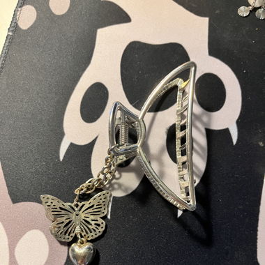Silver butterfly hairclip 
